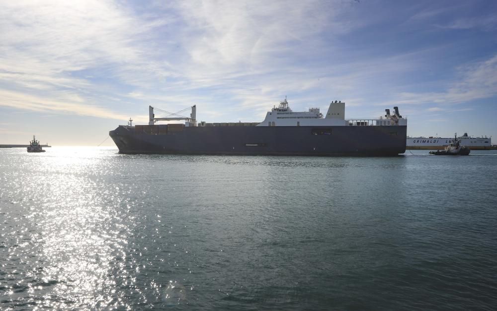 Un barco saudí con armamento atraca en el Puerto de Sagunto