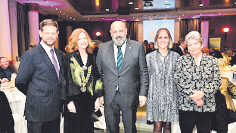 Enrique Carbonell, Kimberly Marshall, Jaime Martínez, Lourdes Roca y Iabo Carbó.