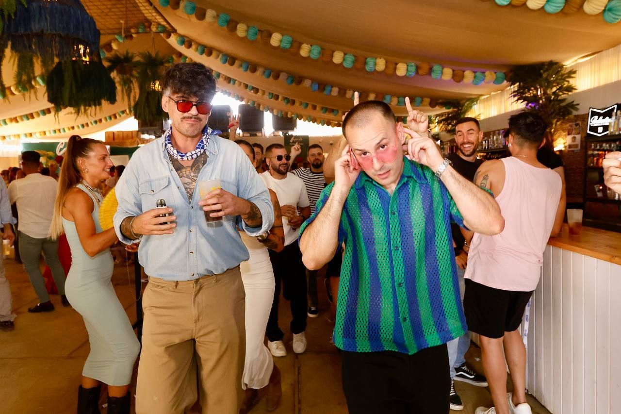 El tardeo se impone en las casetas de la Feria de Córdoba para disfrute de propios y extraños