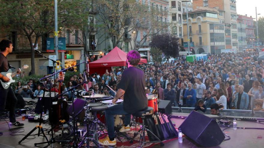 La plaça Catalunya, aquest dissabte, amb el concert de La Iaia