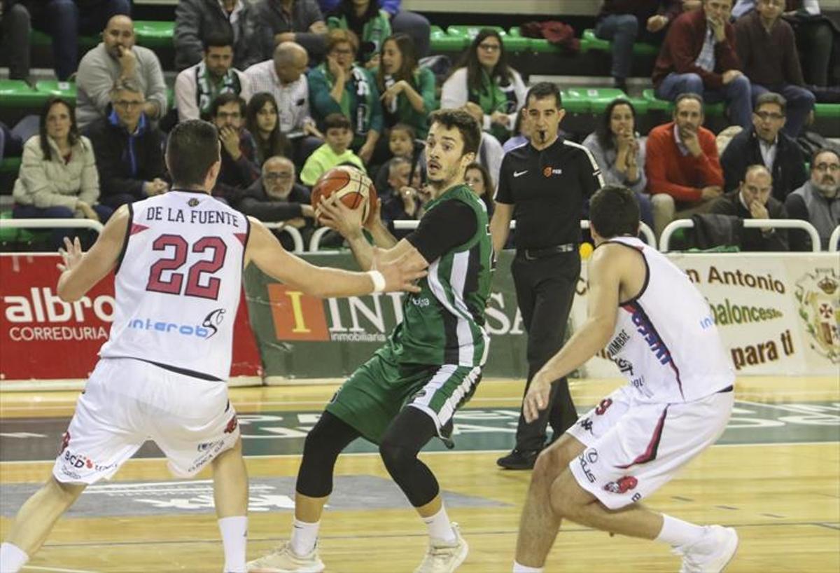 El Cáceres, sin firmar aún a su técnico, ultima su campaña de abonados