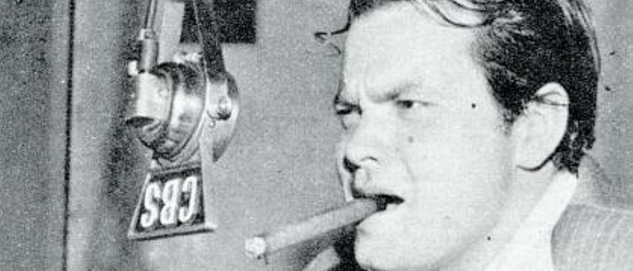 Orson  Welles en la retransmisión de ‘La Guerra de los Mundos’. | |