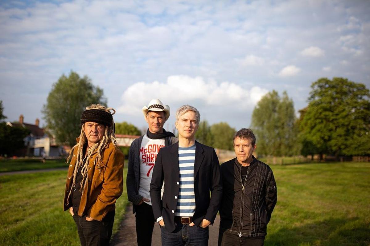 Componentes del grupo Nada Surf