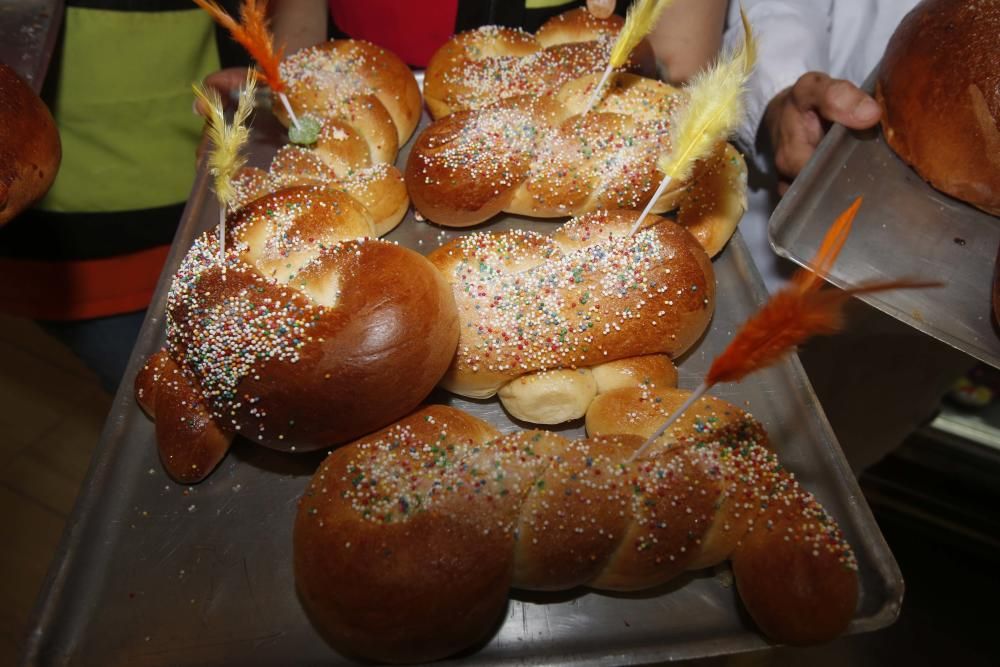 Forn Artesà Rafelet. Mejor panquemado, segundo de escaparate y tercero de torta de pasas y nueces y de monas.