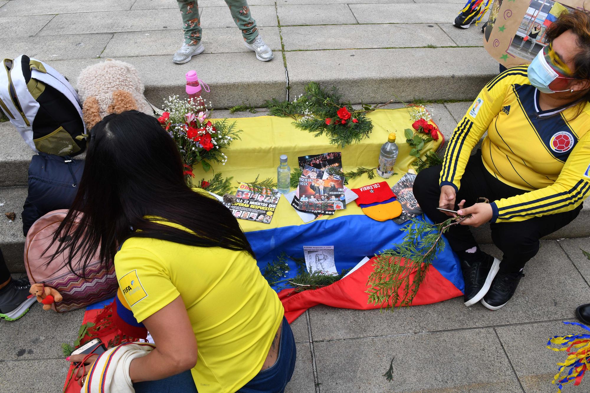 Los colombianos de A Coruña protestan por la violencia en su país