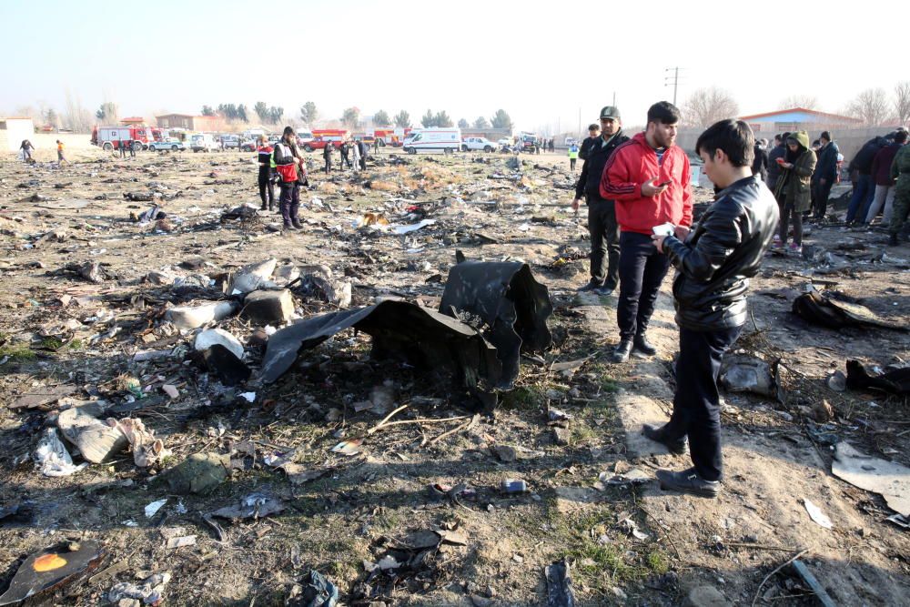 176 muertos tras estrellarse un avión en Irán.