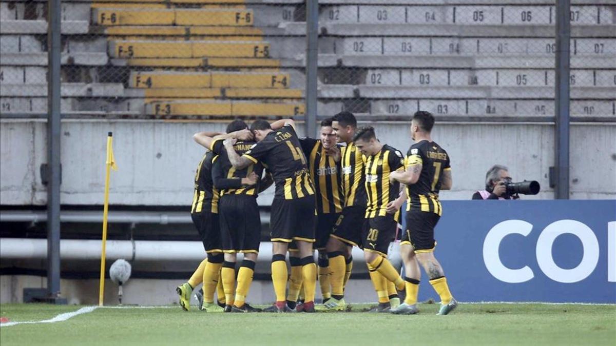 Peñarol recupera el paso en la Copa Libertadores