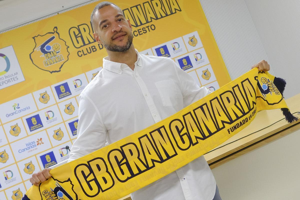 Primer día de Bruno Savignani como capitán del barco del CB Gran Canaria Primer día de Bruno Savignani como capitán del barco del CB Gran Canaria