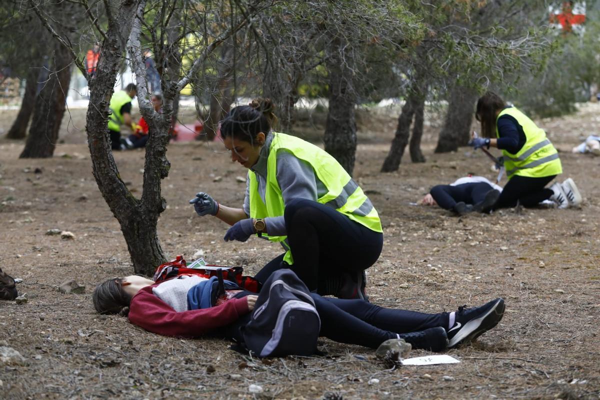 Más de 100 personas participan en un simulacro de ataque terrorista en la Universidad San Jorge
