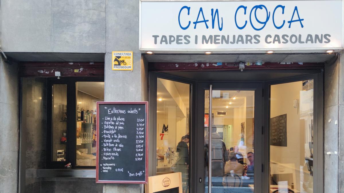 La entrada del restaurante Can Coca.