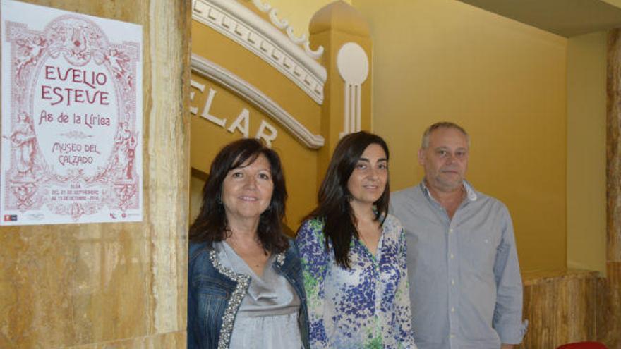 El tenor eldense, Evelio Esteve, protagonista de la exposición del Museo del Calzado