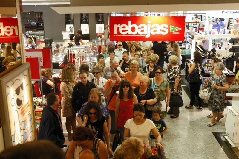 Fotogalería: Inicio de las rebajas en Zaragoza