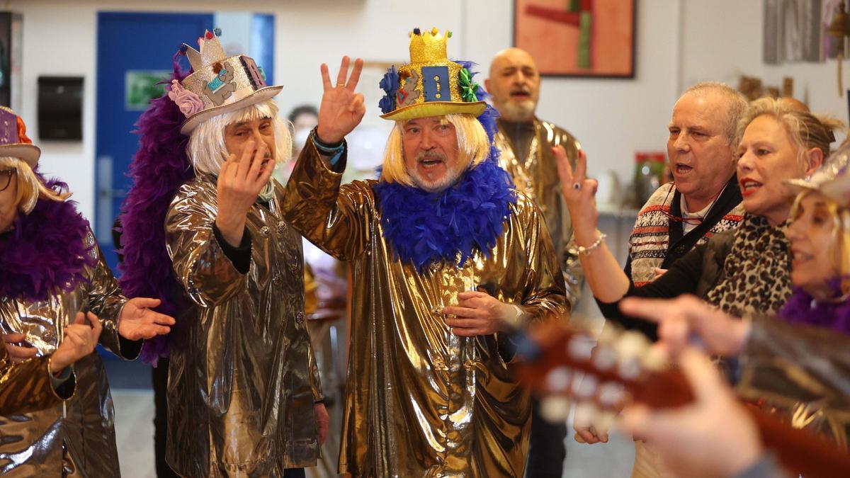 Carnaval en A Coruña: ensayo de la comparsa Os Maracos