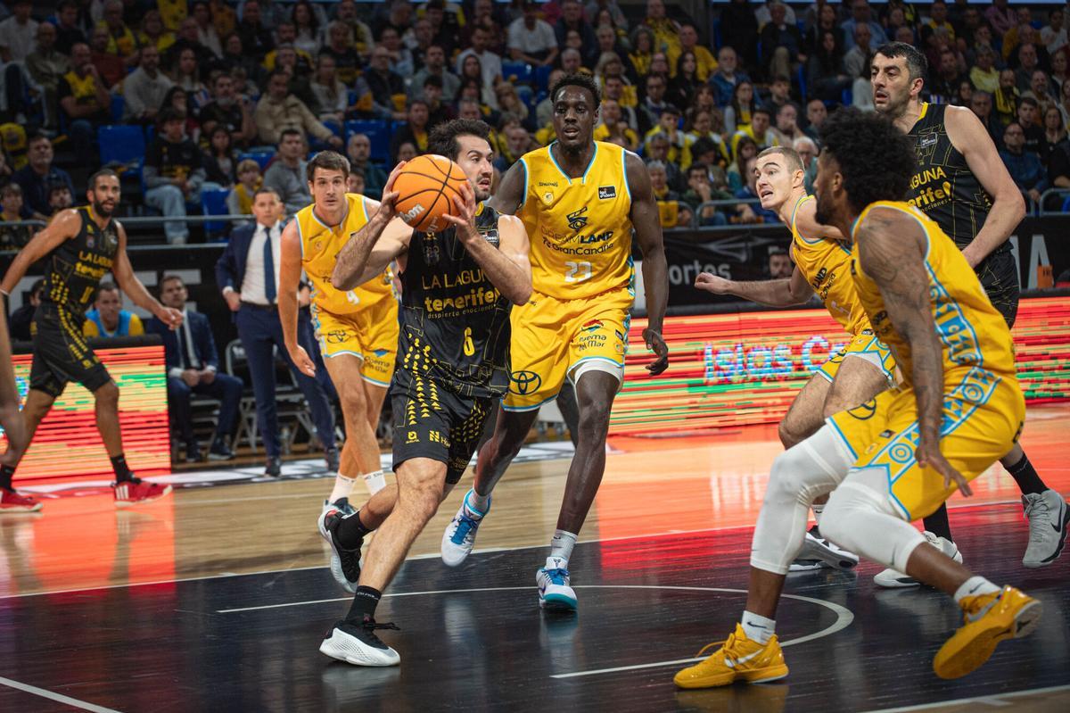 El partido La Laguna Tenerife CB Canarias-CB Gran Canaria, en imágenes