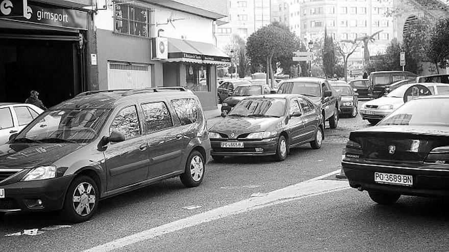 La plaza de Barcelos registra estos días atascos diarios