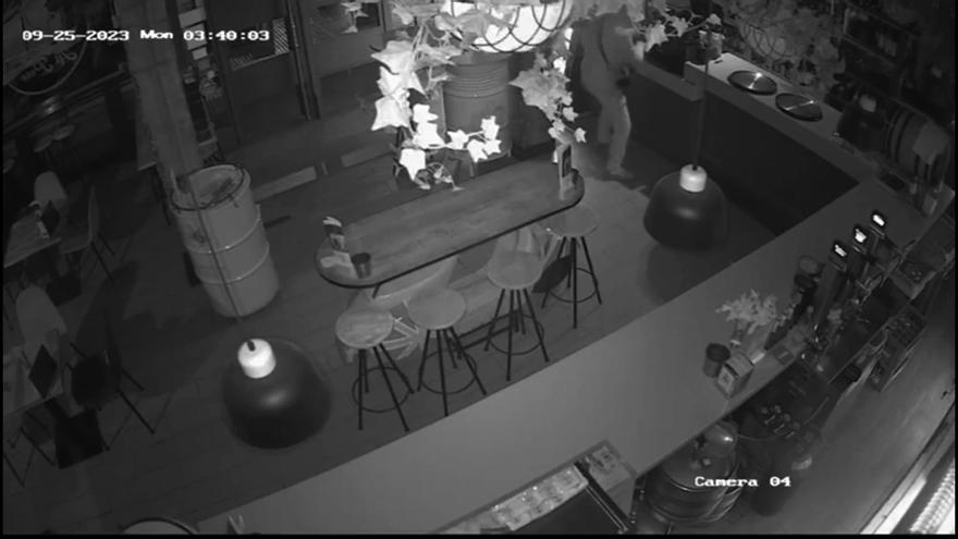 El increíble robo de una caja de alta seguridad en 34 segundos: &quot;desamparados&quot; ante los asaltos exprés a un bar de Gijón