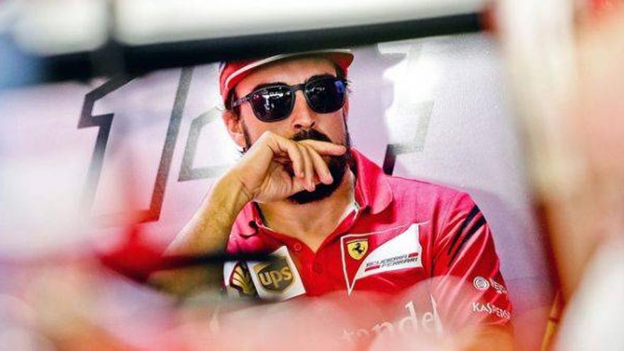 El rey Juan Carlos anuncia el fichaje de Alonso por McLaren