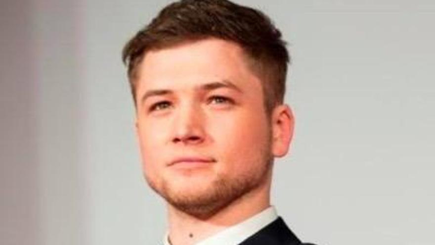 El joven actor galés Taron Egerton.