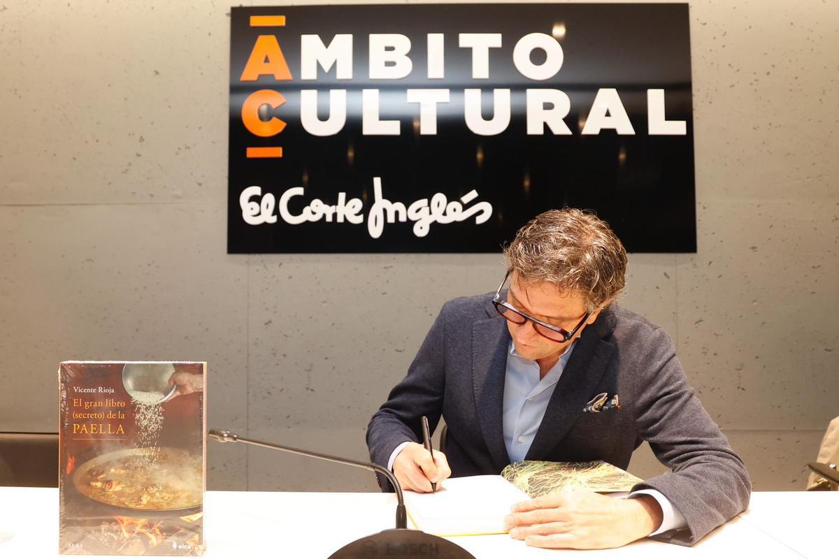 Vicente Rioja presenta la guía definitiva de la paella en El Corte Inglés