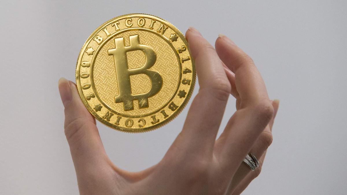 El bitcoin hoy se vuelve a alejar de los 60.000 dólares