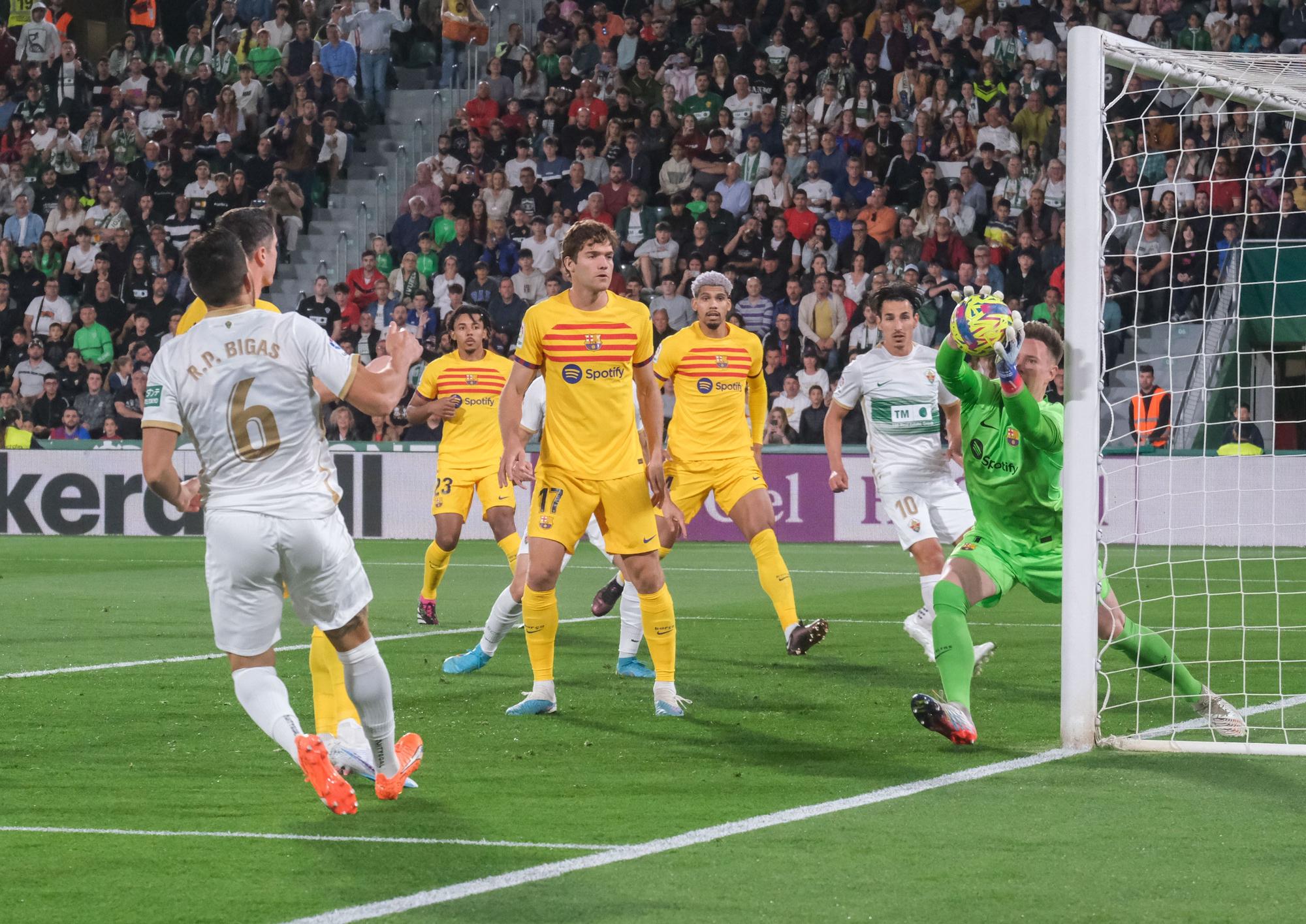 Así se ha vivido el Elche - Barça en el Martínez Valero