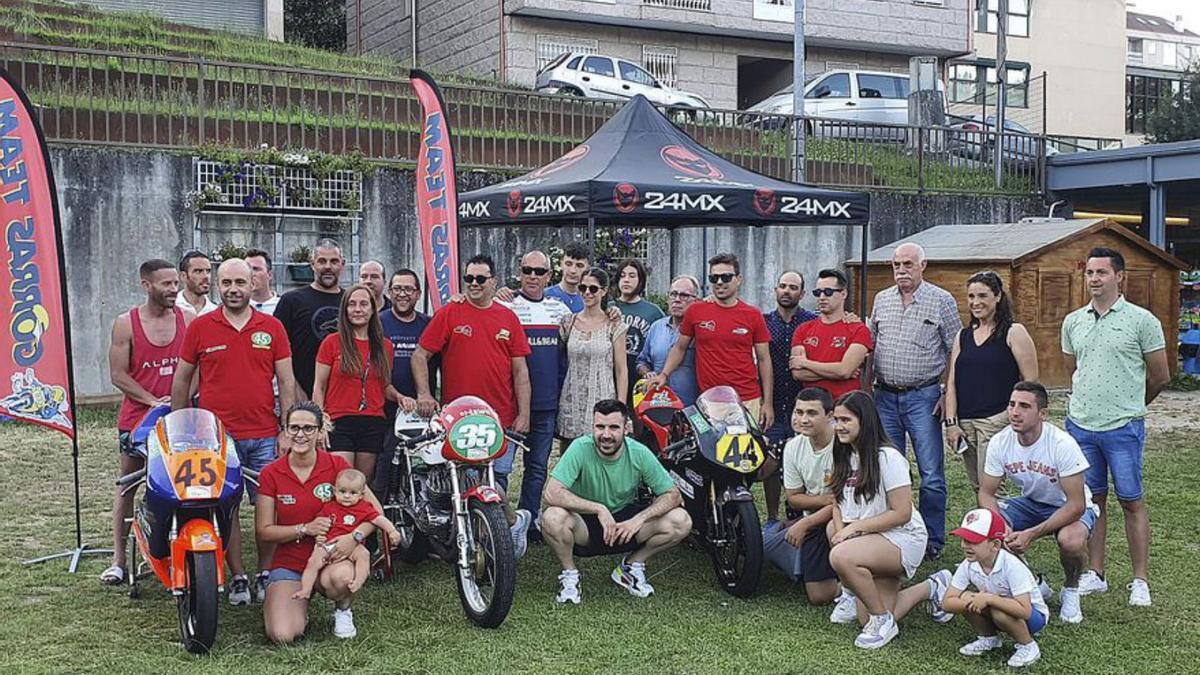 El equipo de Gorras Team durante su presentación. |  // FDV