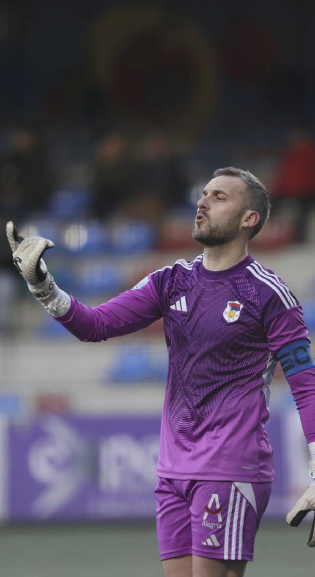 Adrián Torre, con el Langreo.  |