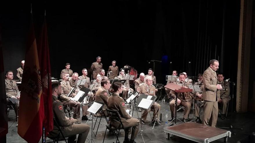 Música militar en el Latorre de Toro