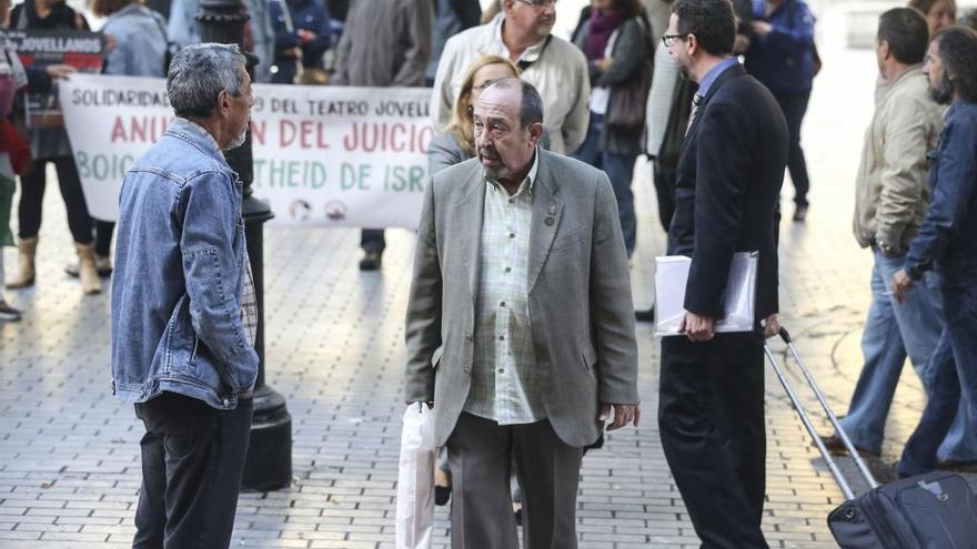 Montes Estrada acudiendo al juicio en el TSJA