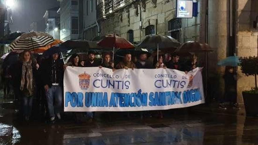 Manifestación exigiendo una atención sanitaria digna. // Cedida