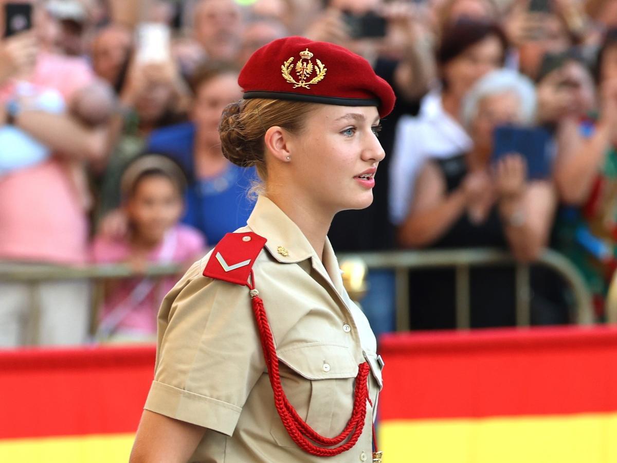 LA PRINCESA LEONOR EN LA OFRENDA A LA VIRGEN DEL PILAR