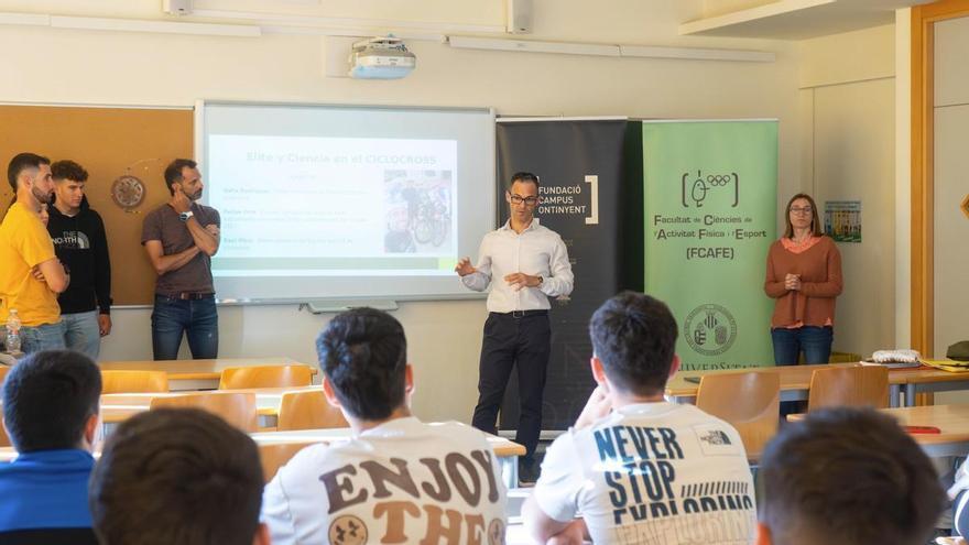 La élite del ciclocross participa en una jornada sobre rendimiento deportivo en Ontinyent