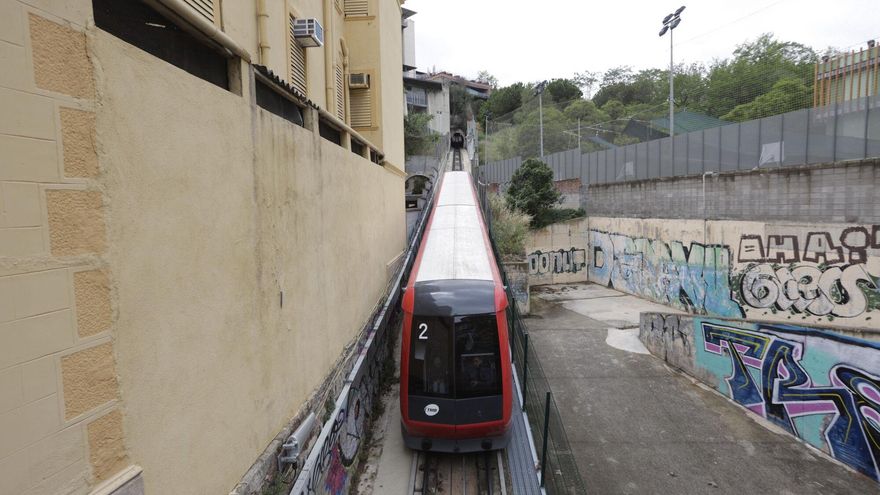 Evacuats una vintena de passatgers pel túnel del funicular de Montjuïc per una incidència