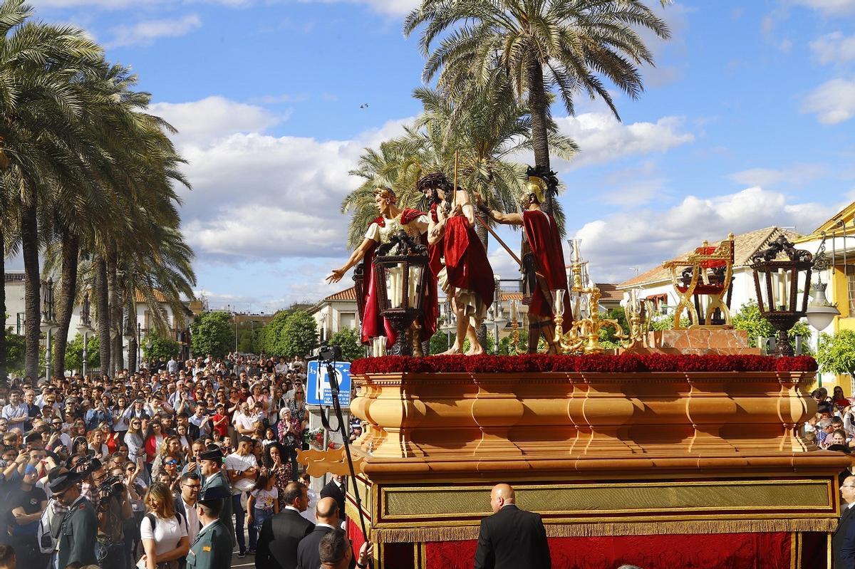Hermandad de la Presentación al Pueblo, en el barrio de Cañero, en la Semana Santa de 2023.