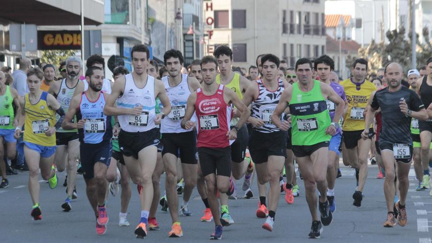 Carlos Porto y Zoé Cardin se imponen en el retorno de la Carrera de San Martiño