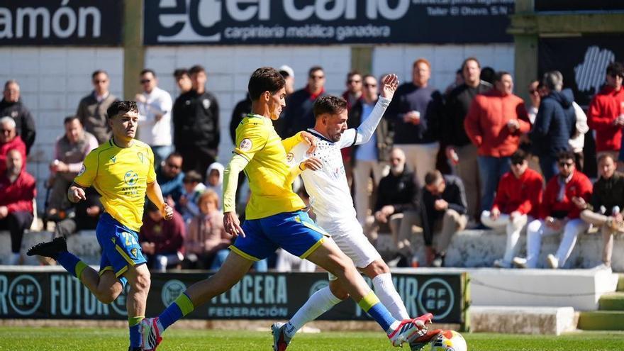 La jornada en Tercera | Fin de semana crucial para el Lucena, Pozoblanco y Córdoba B