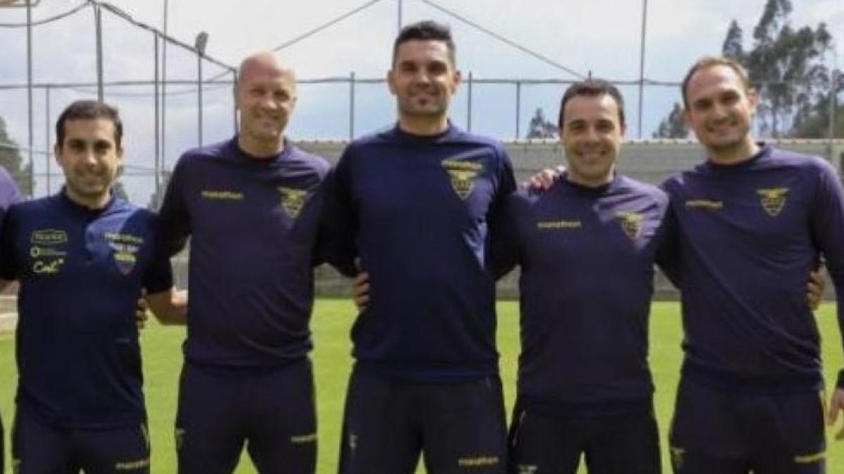 Joel Lara a la derecha de Jordi Cruyff con la selección de Ecuador