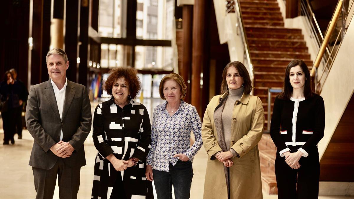 Por la izquierda, Enrique Rodríguez Nuño, Marta del Arco, María Teresa Pastor, María Velasco y Marta Malgor.