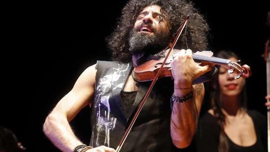 Ara Malikian, durante un concierto.