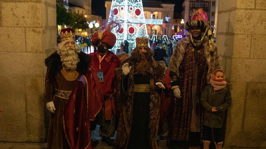 VÍDEO y GALERÍA | Cabalgata de Reyes en Zamora: desfile real bajo la lluvia