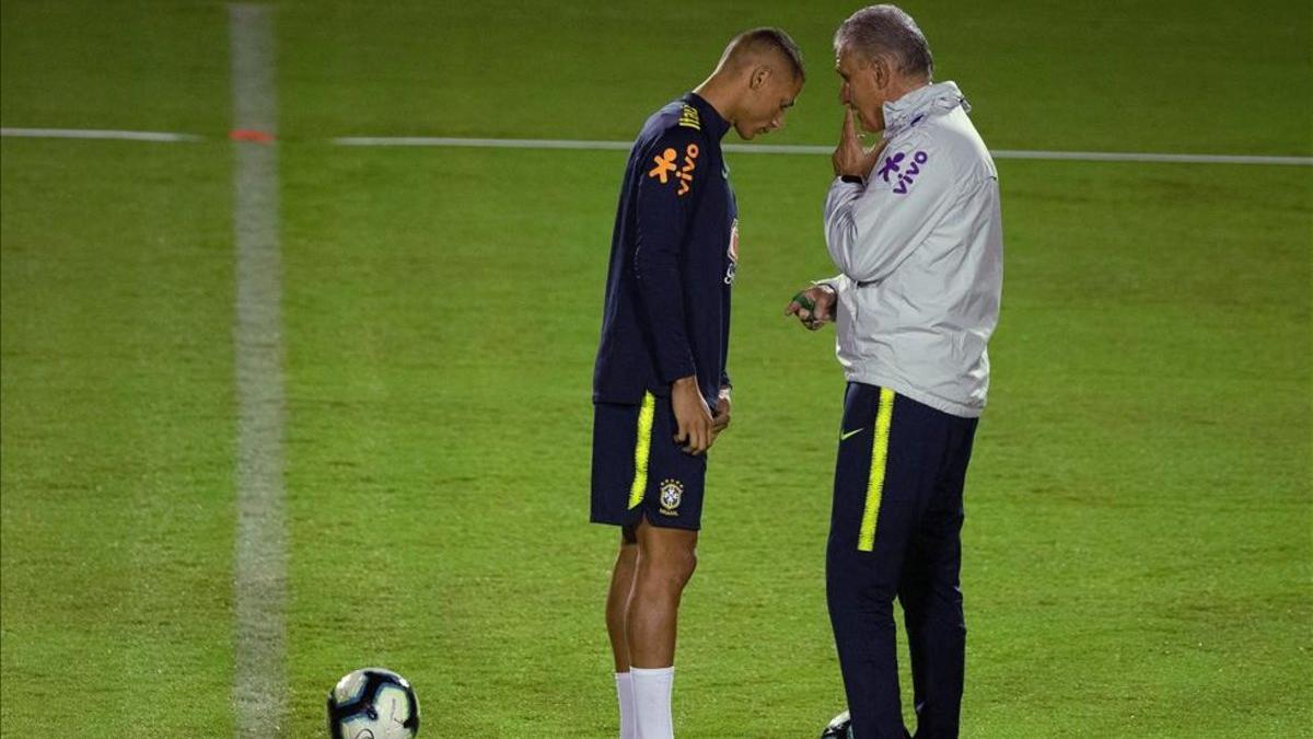 Richarlison será baja enlas semifinales de la Copa América