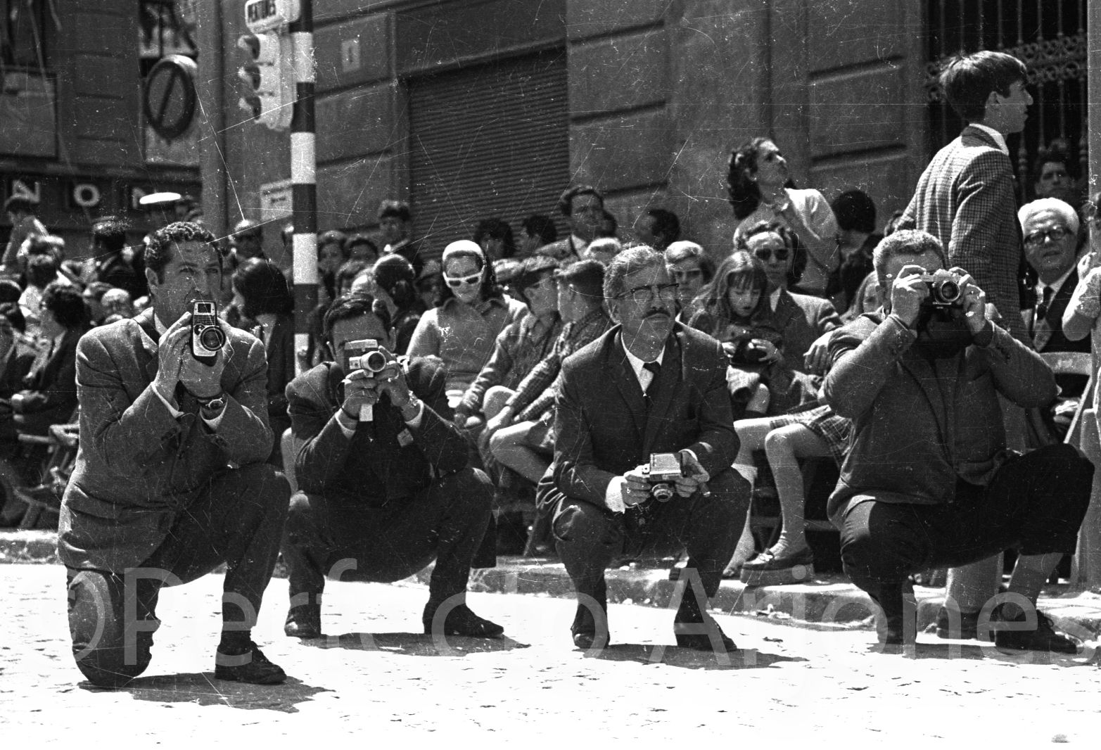 El otro punto de vista de Perfecto Arjones en las fiestas de los Moros y Cristianos de Alcoy en los años 60 y 70.