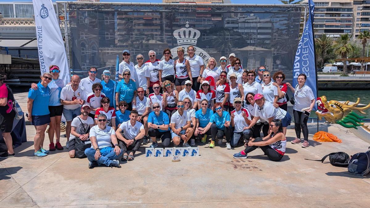 Los 'dragones' del Real Club Náutico de Castellón triunfan en Alicante