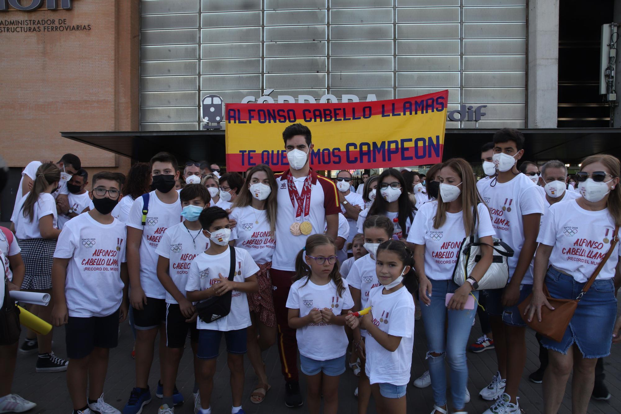 Gran recibiemiento al campeón paralímpico, Alfonso Cabello, a su llegada a Córdoba