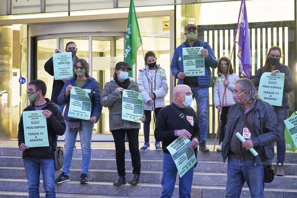 Els mestres esgoten la paciència i alerten que treballen «sota mínims»