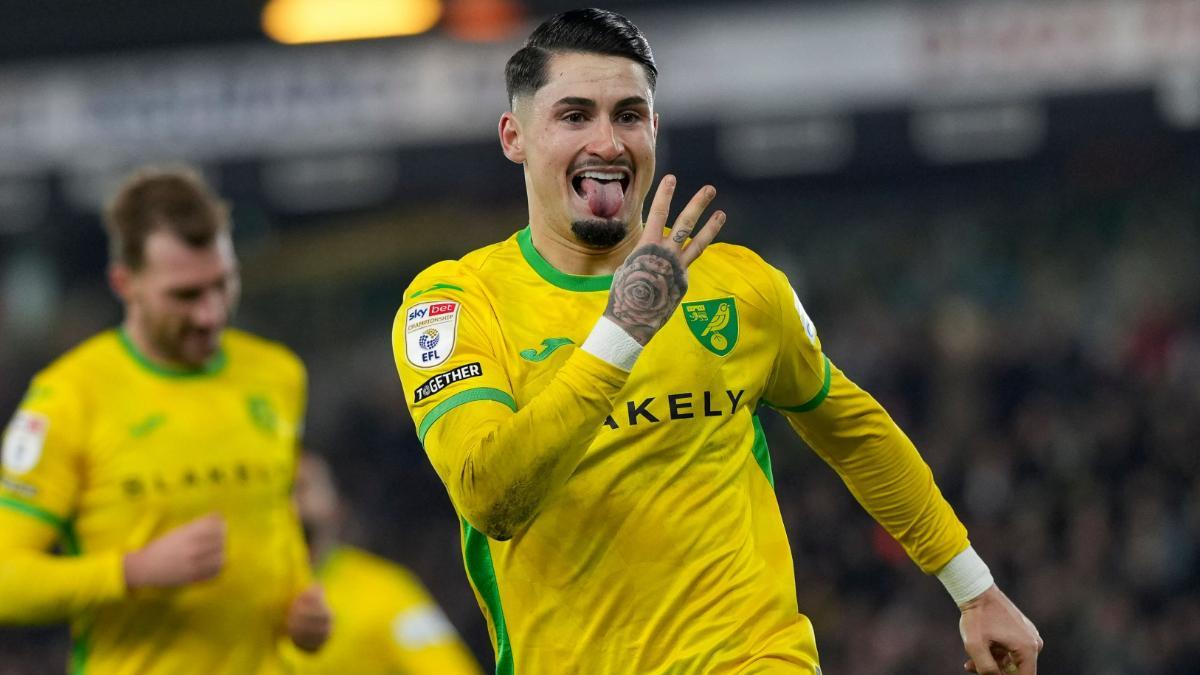 Borja Sainz celebra su hat-trick