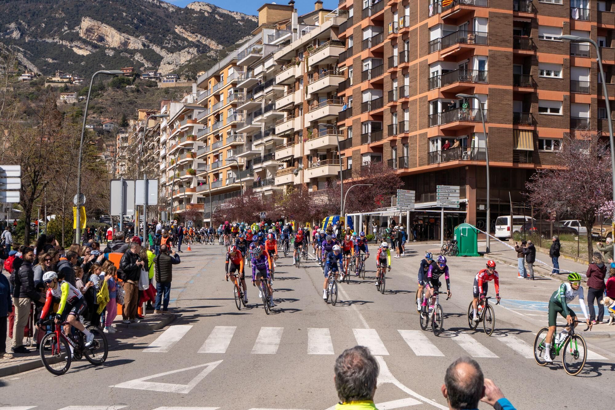 Les millors imatges de la sortida de la Volta a Berga