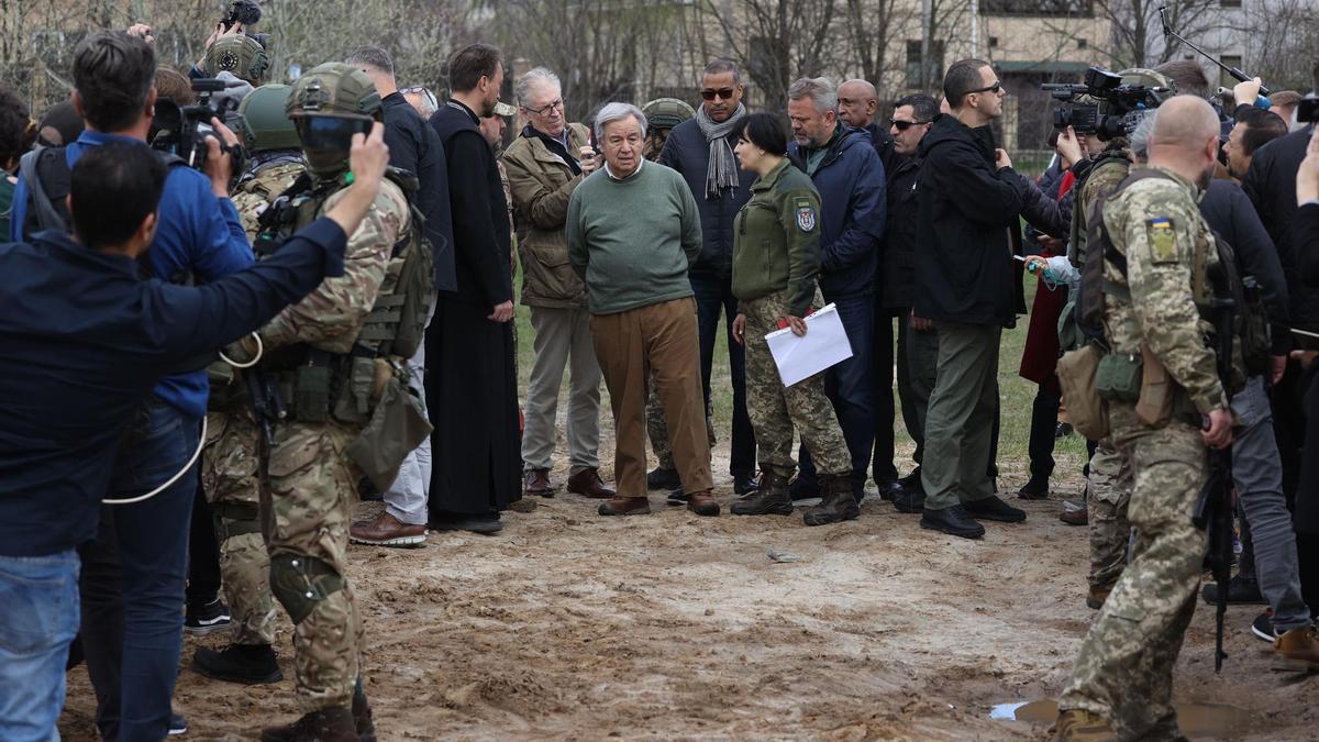 El secretario general de la ONU, António Guterres, en su primera visita a Ucrania.