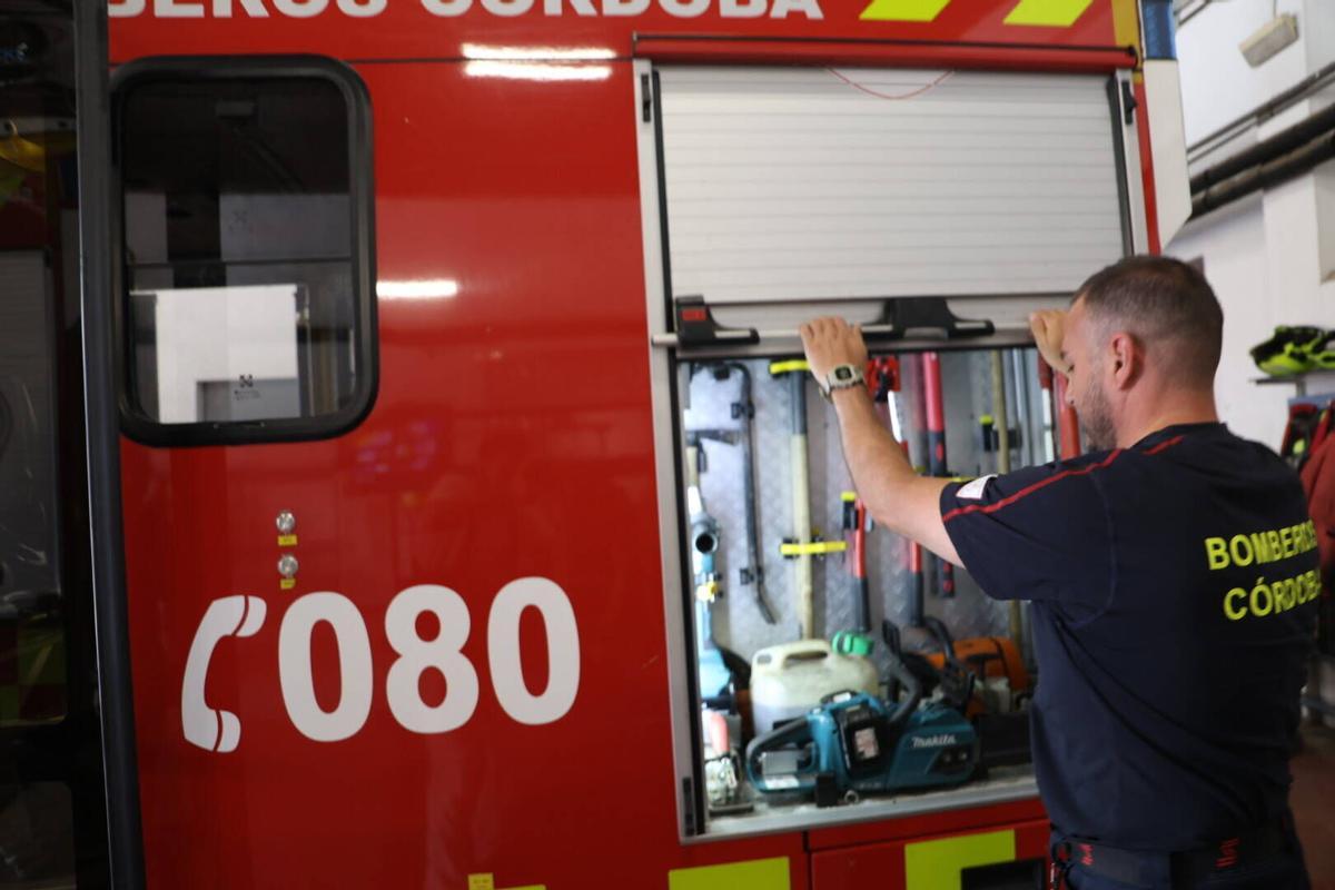 Entrevista bomberos incendio mezquita y reportaje en parque de bomberos