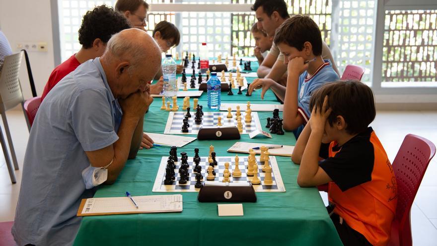 Más de 300 ajedrecistas de 14 países compiten en el torneo de Mislata